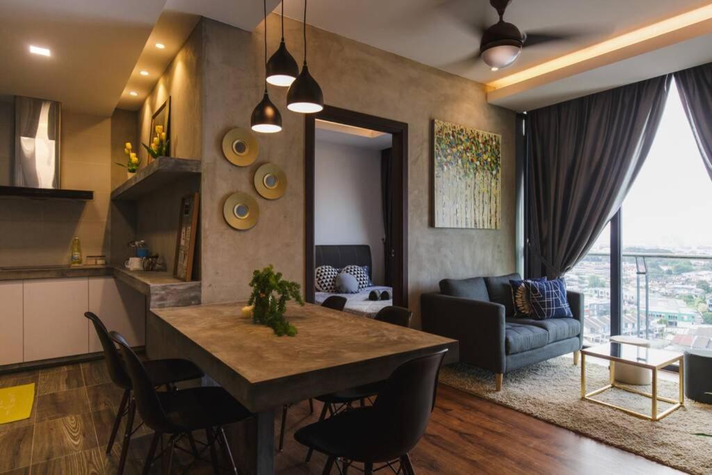 Jazz Suites 1 Vivacity Kuching Extérieur photo