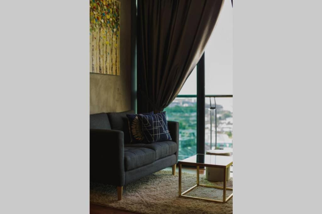 Jazz Suites 1 Vivacity Kuching Extérieur photo