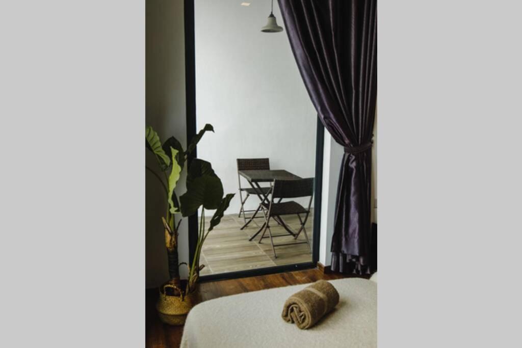 Jazz Suites 1 Vivacity Kuching Extérieur photo